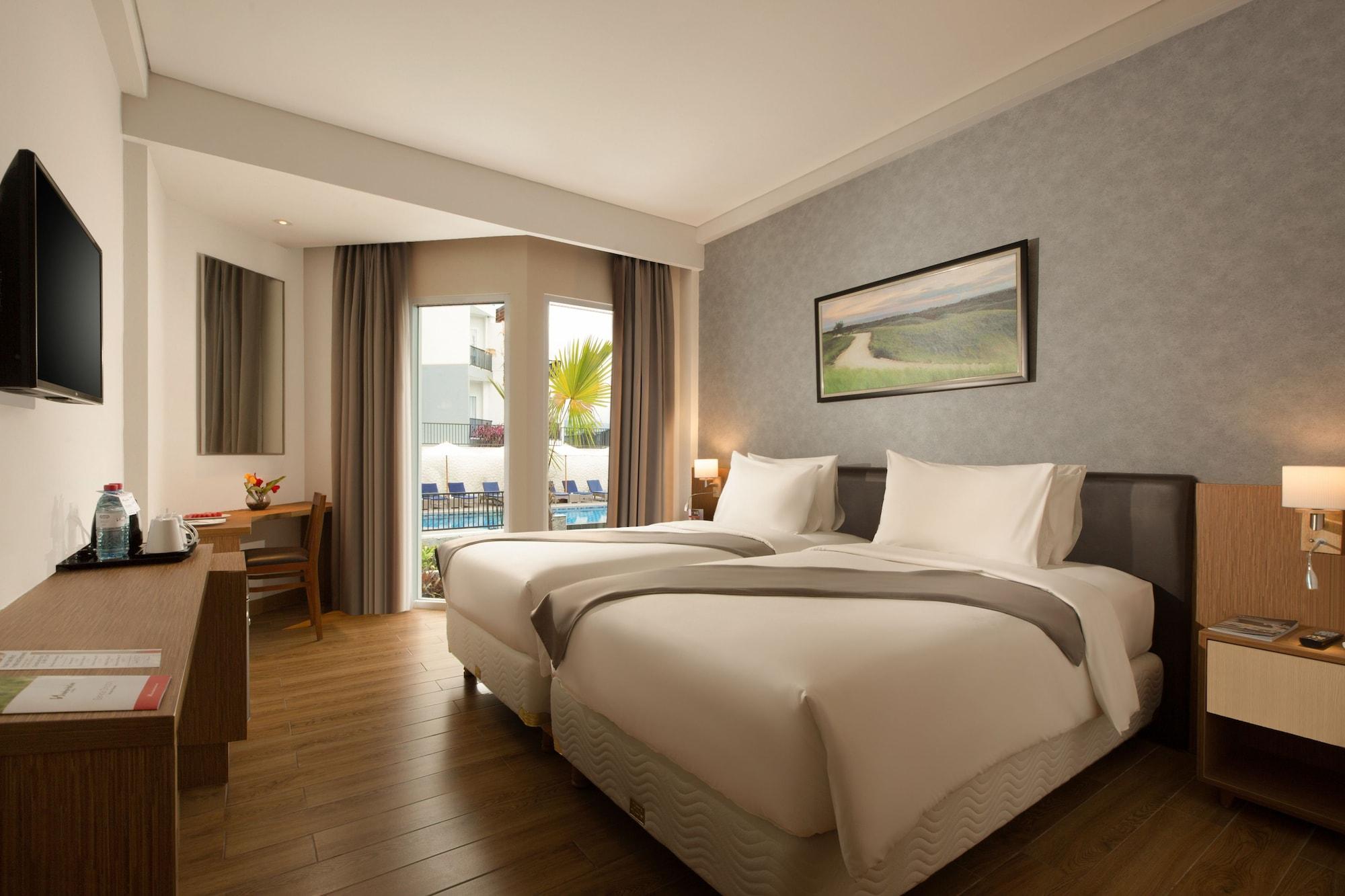 Swiss-Belinn Luwuk Exteriör bild