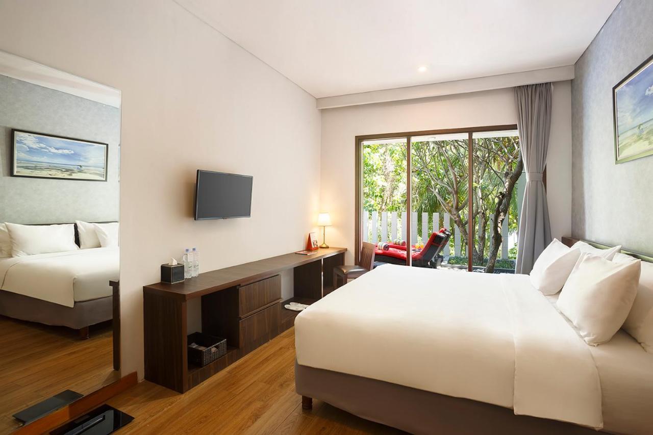 Swiss-Belinn Luwuk Exteriör bild